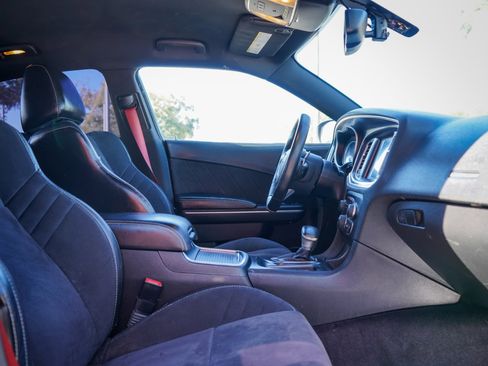 Used 2016 Dodge Charger SRT w/ Harman/Kardon Audio Group image 8