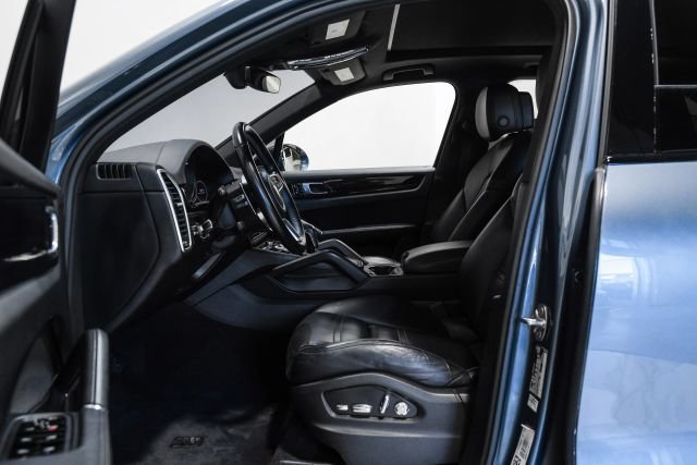Used 2019 Porsche Cayenne AWD/4WD image 5