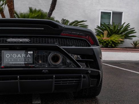 Used 2024 Lamborghini Huracan EVO image 35