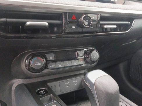 New 2026 Nissan Kicks SV w/ SV Premium Package FWD image 17