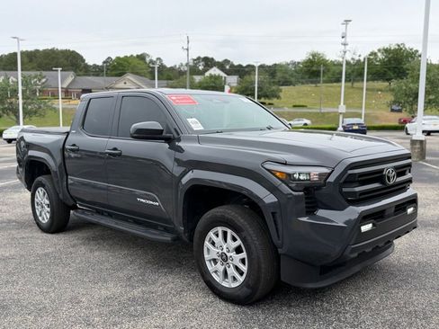 Used 2025 Toyota Tacoma SR5 RWD image 4
