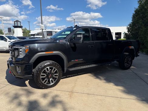 Used 2022 GMC Sierra 2500 AT4 w/ AT4 Premium Plus Package AWD/4WD image 7