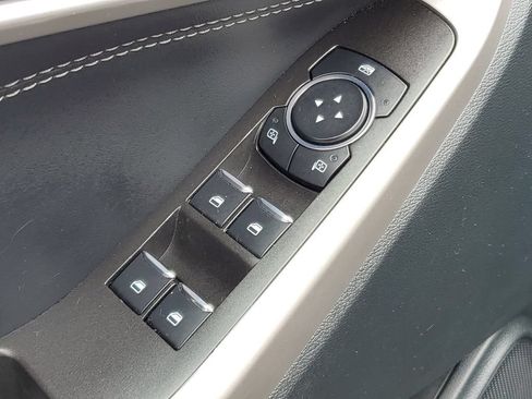 Used 2024 Ford Explorer XLT w/ Equipment Group 202A AWD/4WD image 27