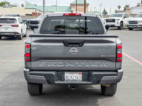 Used 2023 Nissan Frontier SV w/ SV Premium Package image 3