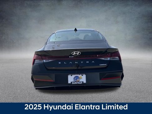 New 2025 Hyundai Elantra Limited image 4