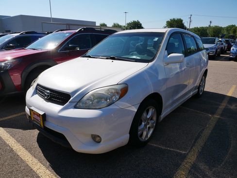 Used 2005 Toyota Matrix XR FWD image 2