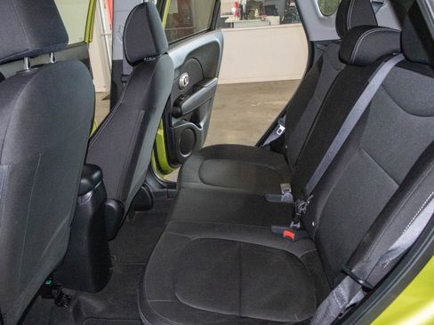 Used 2018 Kia Soul FWD image 12
