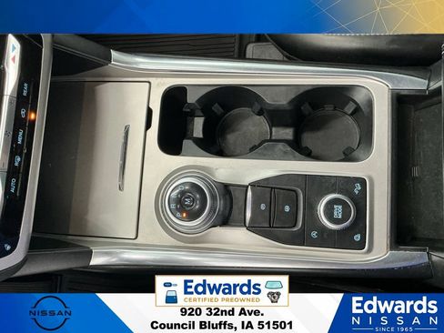 Used 2021 Ford Explorer XLT w/ Equipment Group 202A AWD/4WD image 32
