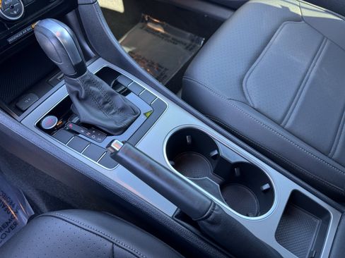 Used 2022 Volkswagen Passat 2.0T R-Line image 30