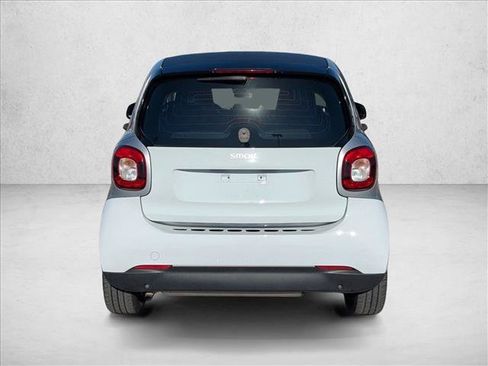 Used 2016 smart fortwo pure image 6