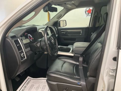 Used 2017 RAM 1500 Big Horn AWD/4WD image 3