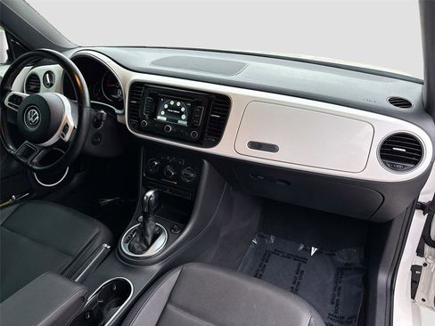 Used 2013 Volkswagen Beetle 2.5 image 27