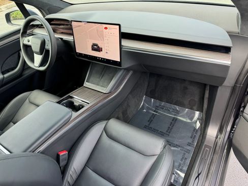 Used 2023 Tesla Model X AWD/4WD image 22