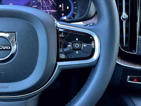 Used 2023 Volvo XC60 B5 Plus w/ Climate Package image 22