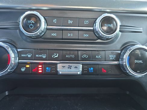Used 2023 Ford F150 Lariat w/ Equipment Group 502A High AWD/4WD image 31