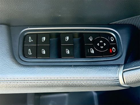 Used 2021 Porsche Cayenne S image 19