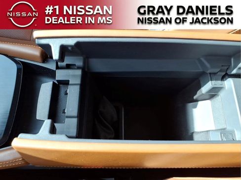 Used 2024 Nissan Rogue Platinum w/ Platinum Premium Package FWD image 20