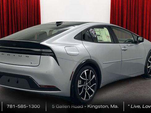 New 2026 Toyota Prius Plug-In Hybrid image 5