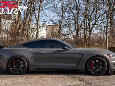 Used 2018 Ford Mustang Shelby GT350R w/ GT350R Equipment Group 920A image 7