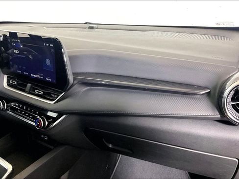 Used 2025 Chevrolet Equinox LT image 12