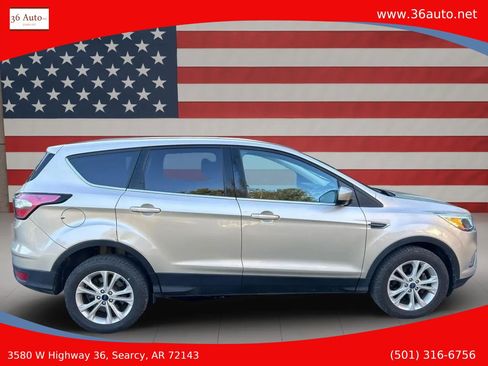 Used 2017 Ford Escape SE image 12