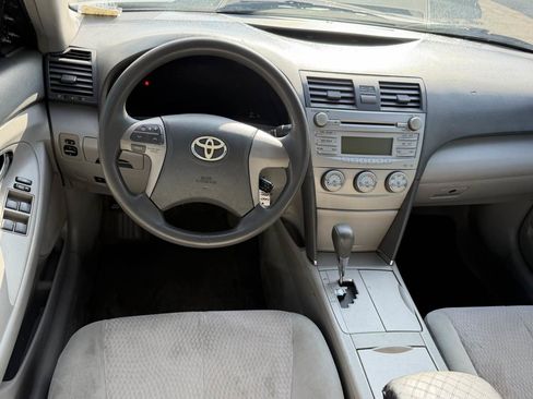 Used 2011 Toyota Camry image 14