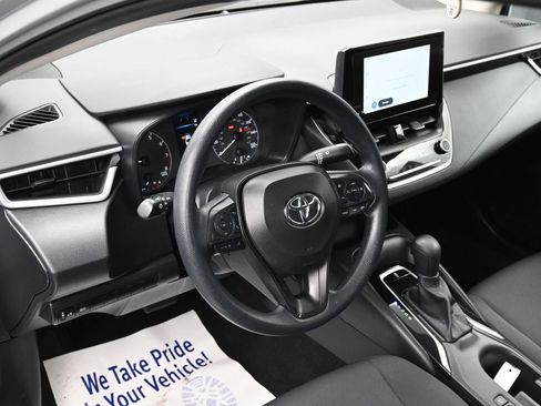 Used 2024 Toyota Corolla LE w/ LE Convenience Package image 17