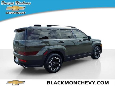 Used 2025 Hyundai Santa Fe SEL FWD image 3