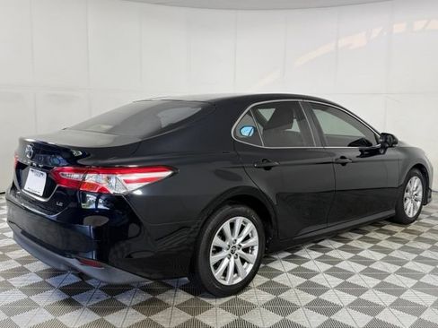 Used 2018 Toyota Camry LE w/ Convenience Package FWD image 8