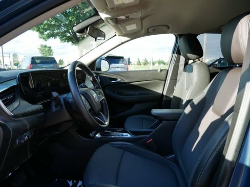 Used 2024 Buick Encore GX Preferred AWD/4WD image 9