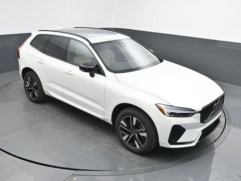 New 2026 Volvo XC60 T8 Core w/ Climate Package AWD/4WD image 30