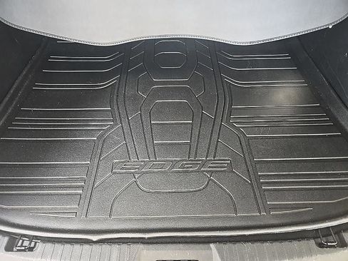 Used 2022 Ford Edge Titanium w/ Equipment Group 301A image 32