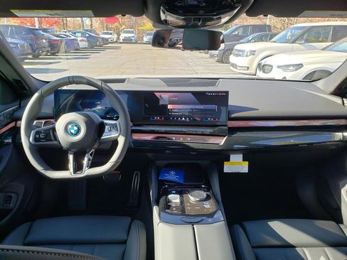 New 2026 BMW i5 eDrive40 w/ M Sport Package image 8