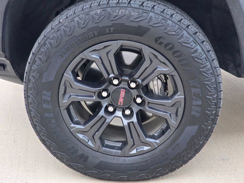 Used 2025 GMC Canyon Elevation w/ Convenience Package AWD/4WD image 11