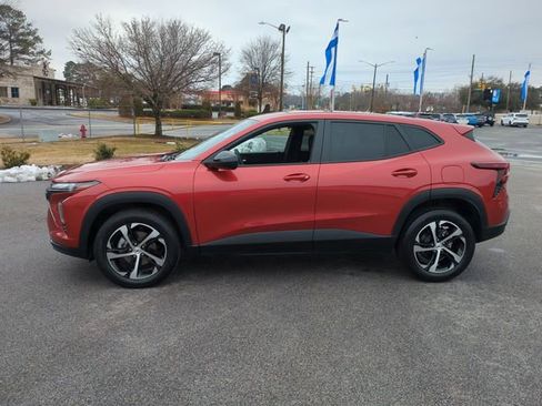 Used 2024 Chevrolet Trax RS w/ Driver Confidence Package image 6