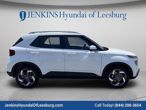 New 2026 Hyundai Venue SEL FWD image 3