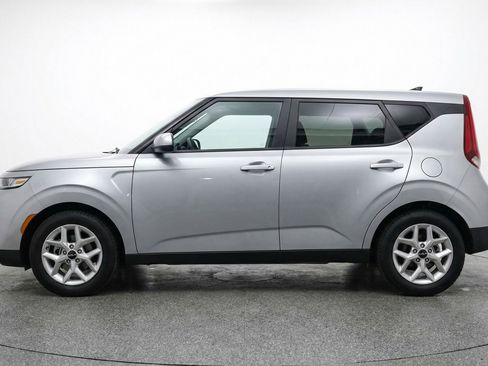 Used 2025 Kia Soul LX w/ LX Technology Package image 5