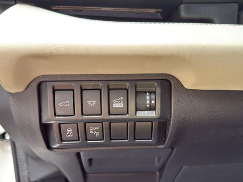 Used 2020 Subaru Ascent Touring AWD/4WD image 21
