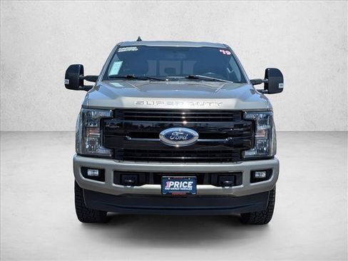 Used 2019 Ford F250 Lariat AWD/4WD image 2