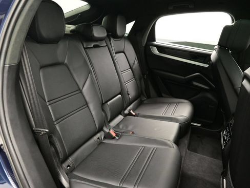 New 2025 Porsche Cayenne S AWD/4WD image 18