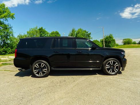 Used 2019 Chevrolet Suburban Premier AWD/4WD image 2