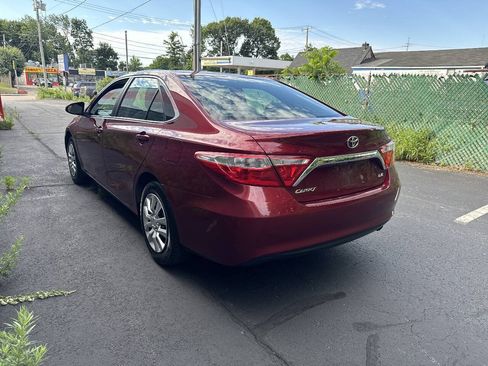 Used 2016 Toyota Camry LE FWD image 35