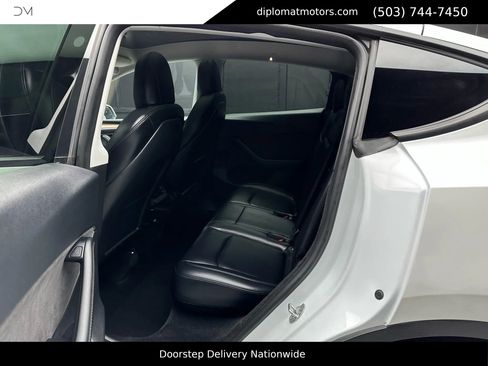 Used 2023 Tesla Model Y Performance image 21