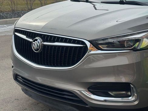 Used 2018 Buick Enclave Essence image 6
