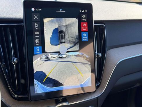 New 2026 Volvo XC60 B5 Plus w/ Protection Package Premier image 4