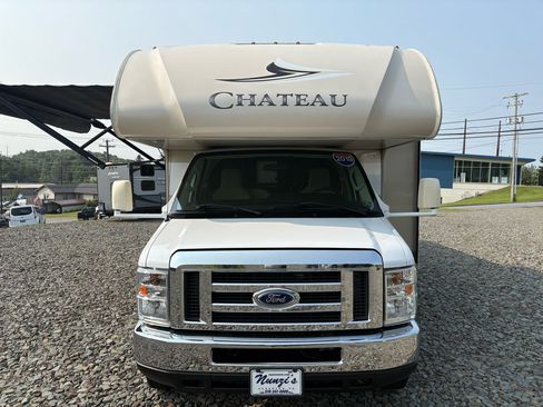 Used 2018 Ford E-450 and Econoline 450 Super Duty w/ Motorhome Prep Package image 2