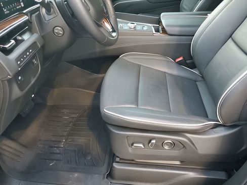 Certified 2024 Cadillac Escalade Premium Luxury image 33