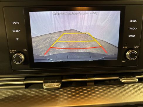 Certified 2022 Kia Carnival LX w/ Paint Protection Package image 25