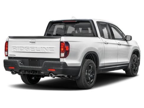 Used 2025 Honda Ridgeline Black Edition image 2