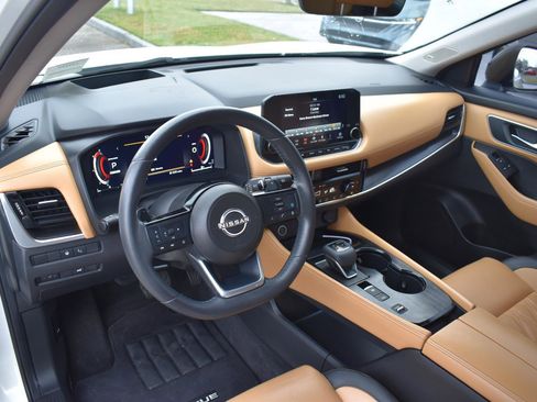 Certified 2023 Nissan Rogue Platinum w/ Platinum Premium Package image 24